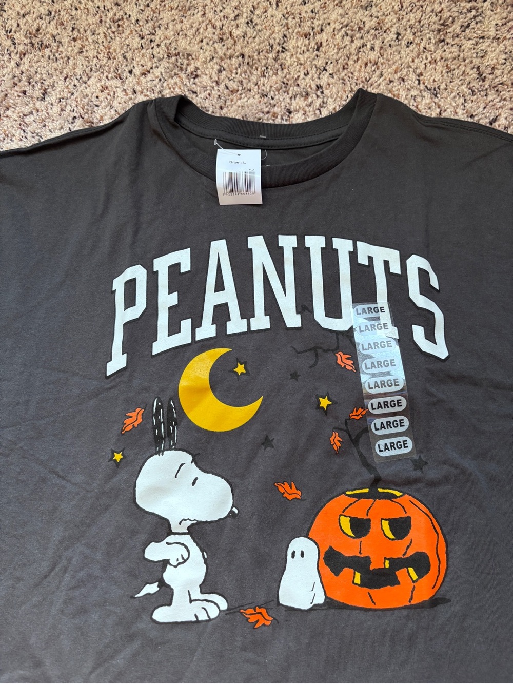 WOMEN'S Peanuts SNOOPY HALLOWEEN Pumpkin T-shirt Large NWT - Picture 4 of 5